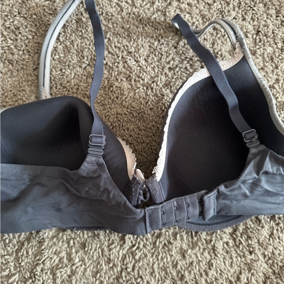 Victoria’s Secret bra size 38C - Picture 5 of 5